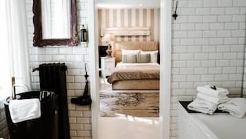 Apartment, Park View | Iron/ironing board, free WiFi