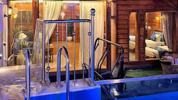 Luxury Suite, Executive Level | Pool | Indoor pool