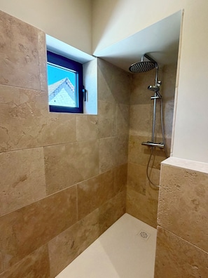 Bathroom - Vrbo Property (Vions)