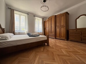 2 chambres, fer et planche à repasser, Wi-Fi, draps fournis
