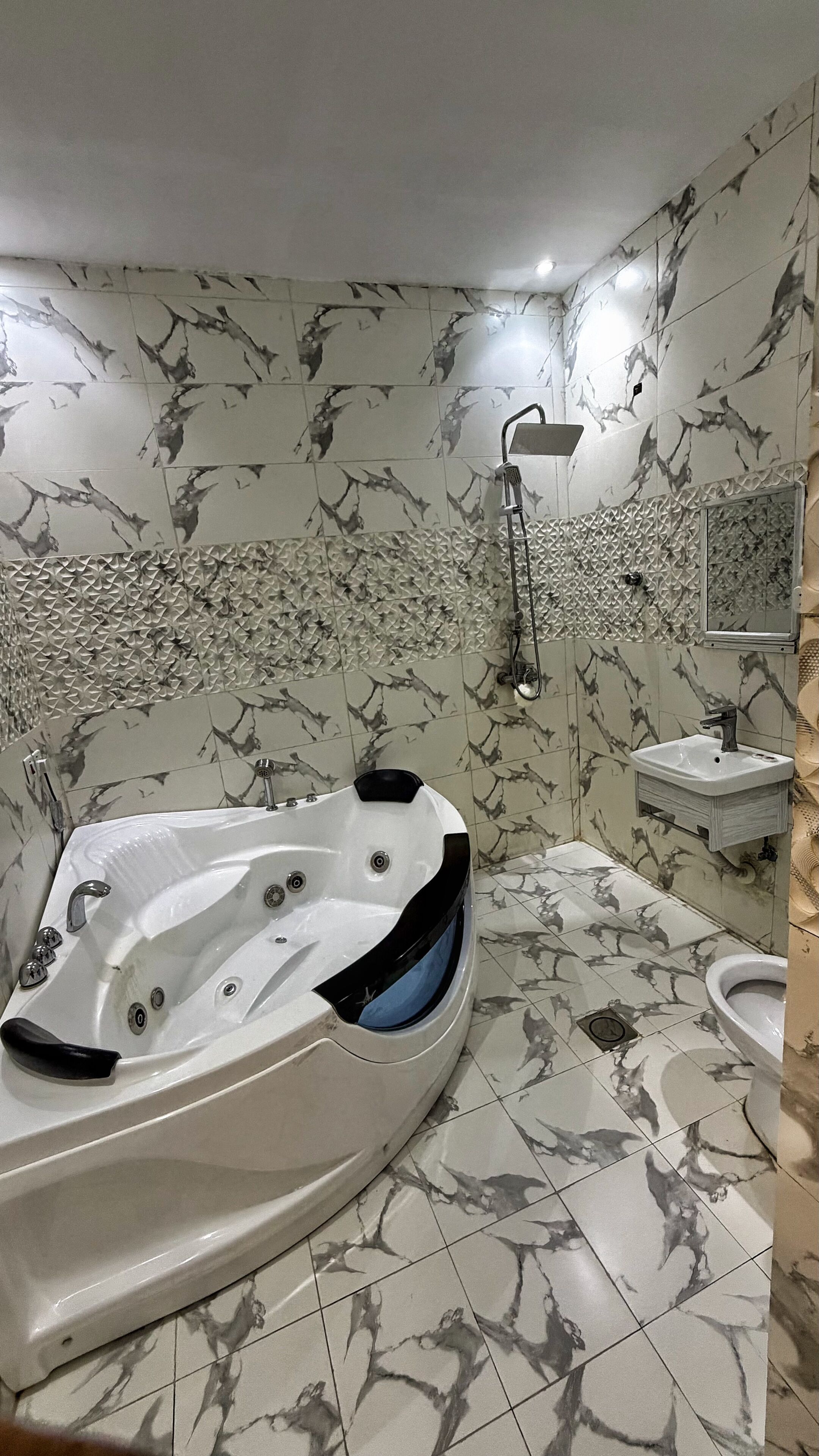 豪華單棟小屋 | 浴室 | 提供毛巾、番梘、洗頭水、廁紙