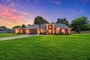 Exterior - Resort-Style Estate w/ Heated Pool, Theater & Pickleball (Seminole)