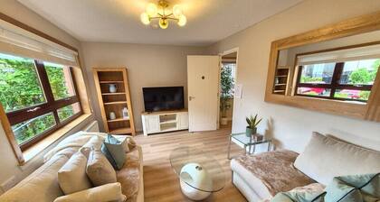P & N Villa | En-suite | Private Parking