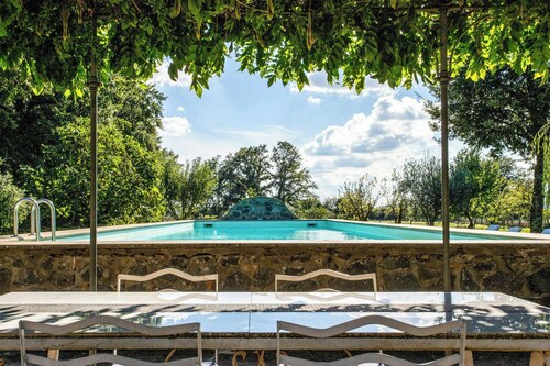Tenuta between Umbria and Tuscany