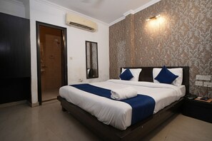 Desk, free WiFi - Hotel Ervita Plaza by Signature Stayz (Agra)
