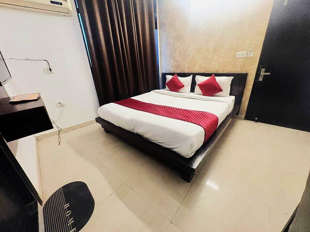 Classic Double Room, City View
