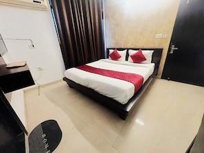 Desk, free WiFi - Hotel Ervita Plaza by Signature Stayz (Agra)