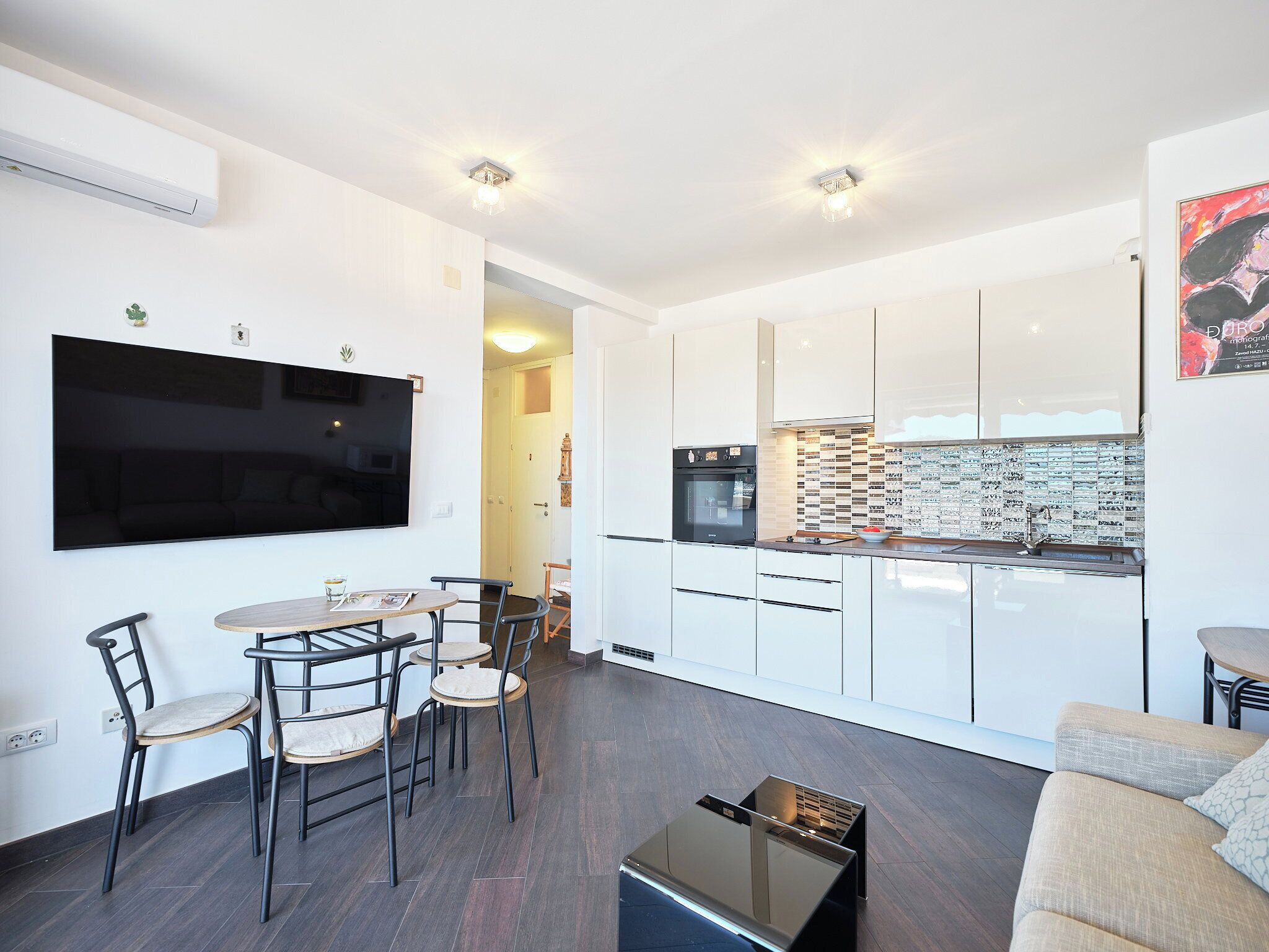 شقة (2 Bedrooms) | مطبخ خاص | ميكروويف، فرن، موقد طهي مسطح، غسالة أطباق