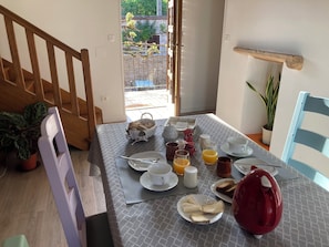 Desayuno continental incluido todos los días 