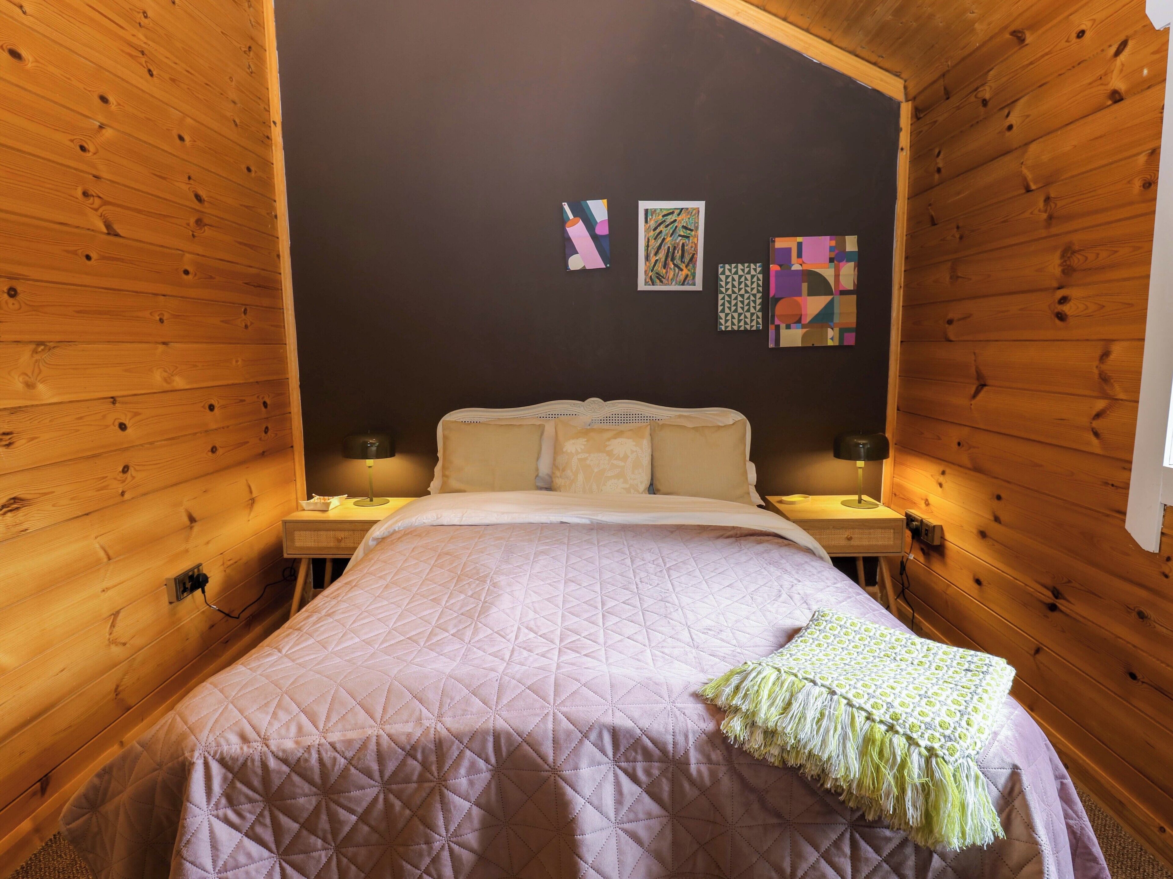 2 bedrooms, WiFi (free), individually decorated, individually furnished