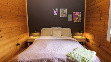 2 bedrooms, WiFi (free), individually decorated, individually furnished