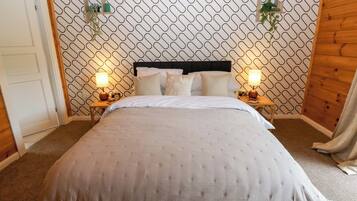 2 bedrooms, WiFi (free), individually decorated, individually furnished
