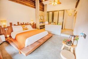 Senior-Doppelzimmer, Bergblick | Schreibtisch, kostenloses WLAN, Bettwäsche