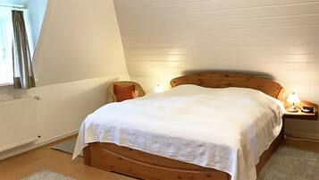 Bügeleisen/Bügelbrett, Reisekinderbett, kostenloses WLAN, Bettwäsche