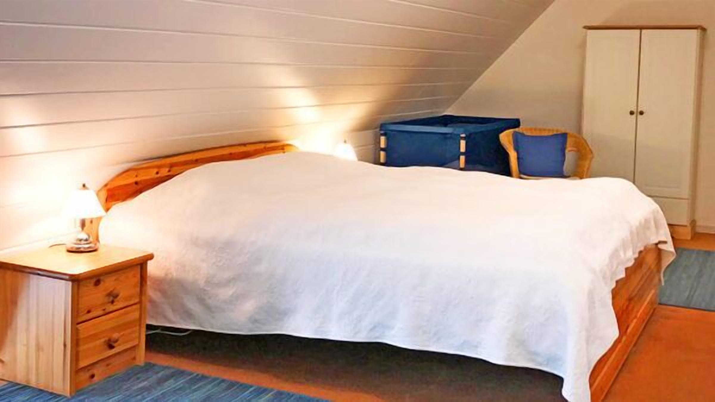 Bügeleisen/Bügelbrett, Reisekinderbett, kostenloses WLAN, Bettwäsche