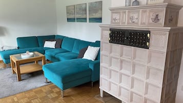 TV, fireplace, stereo
