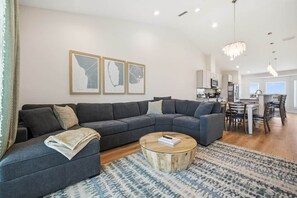Living area - High Tides & Good Vibes- Seacliffs-North Cape San Blas (Port St. Joe)