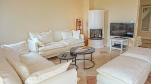 Fernseher, Kamin, DVD-Player, Stereoanlage