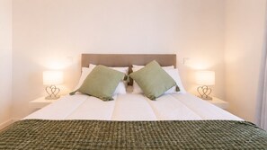 Apartament, balcó, vistes a la ciutat | Planxa i posts de planxar i wifi gratuïta 