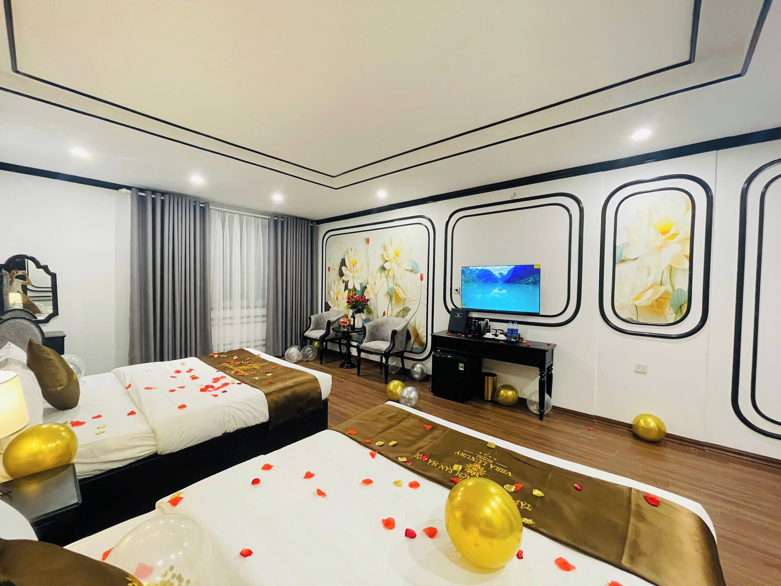 Phòng 4 Deluxe | Bộ trải giường bằng vải cotton Ai Cập, bộ đồ giường cao cấp 