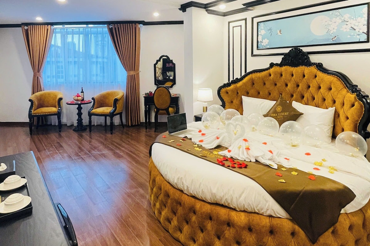 Executive Suite, City View