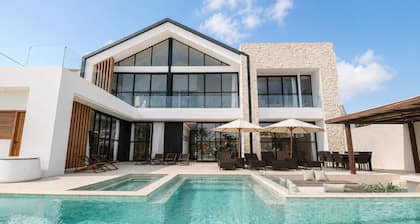 Modern 4 BR Villa Ocean View Nusa Dua