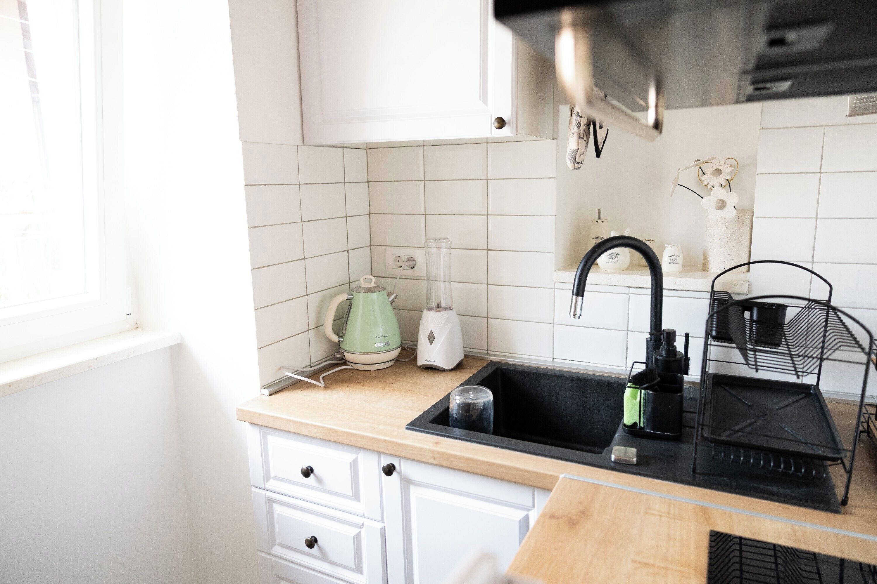 Luxury Studio, Non Smoking, Air conditioning | Private kitchen | Coffee/tea maker, full-size fridge, oven, stovetop