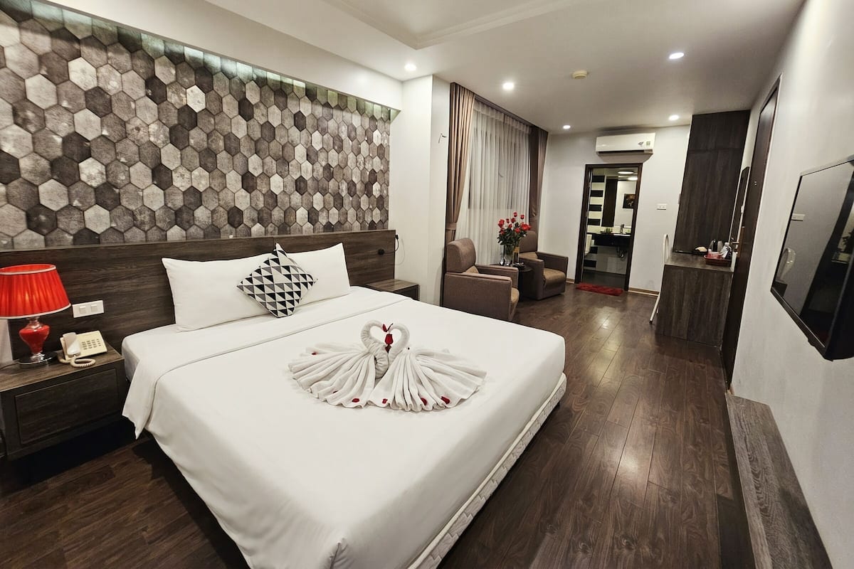 Superior Double Room | Hypo-allergenic bedding, down duvets, desk, laptop workspace