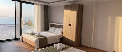 Classic Quadruple Room, Balcony, Sea View | Free WiFi