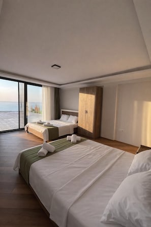 Classic Quadruple Room, Balcony, Sea View | Free WiFi