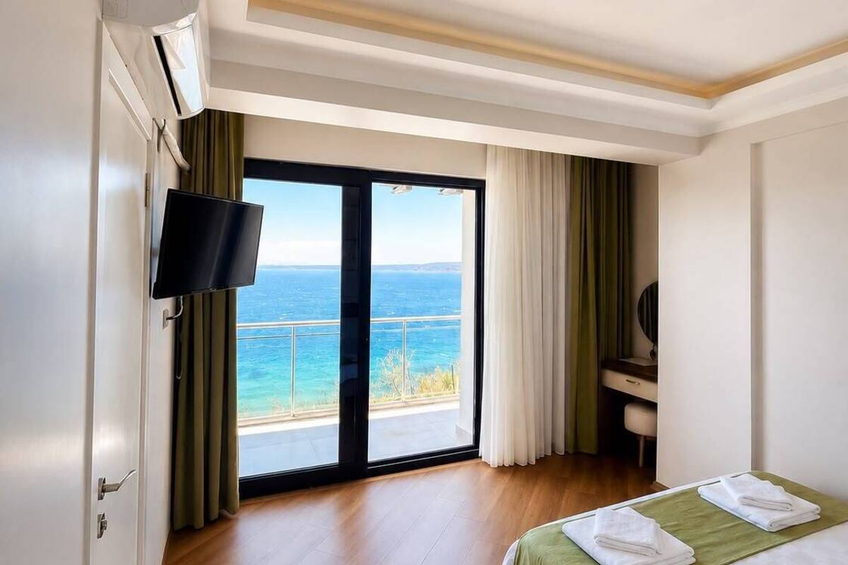 Habitación clásica, balcón, vista al mar | Wifi gratis 
