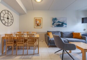 Dining - Levistar 912 | 2BR | Sauna | Steps to Shops & Ski (Kittilä)