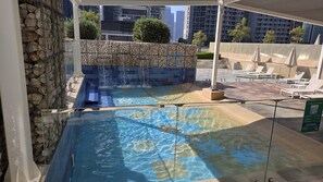 House - Elegant 1BR With Sofa Bed Close to Metro (Dubai)