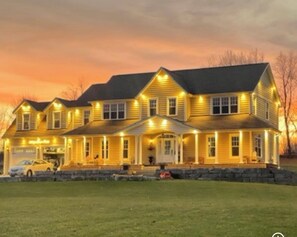 Exterior - Living in nature with all the beautiful amenities and next to city (Coldwater)