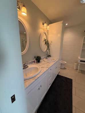 Bathroom - Living in nature with all the beautiful amenities and next to city (Coldwater)