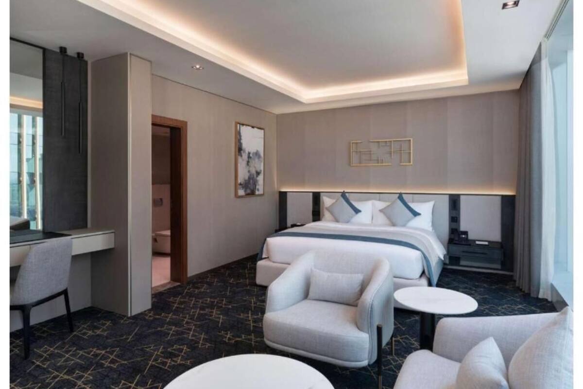 Chambre Double Supérieure, vue ville | Coffres-forts dans les chambres, bureau