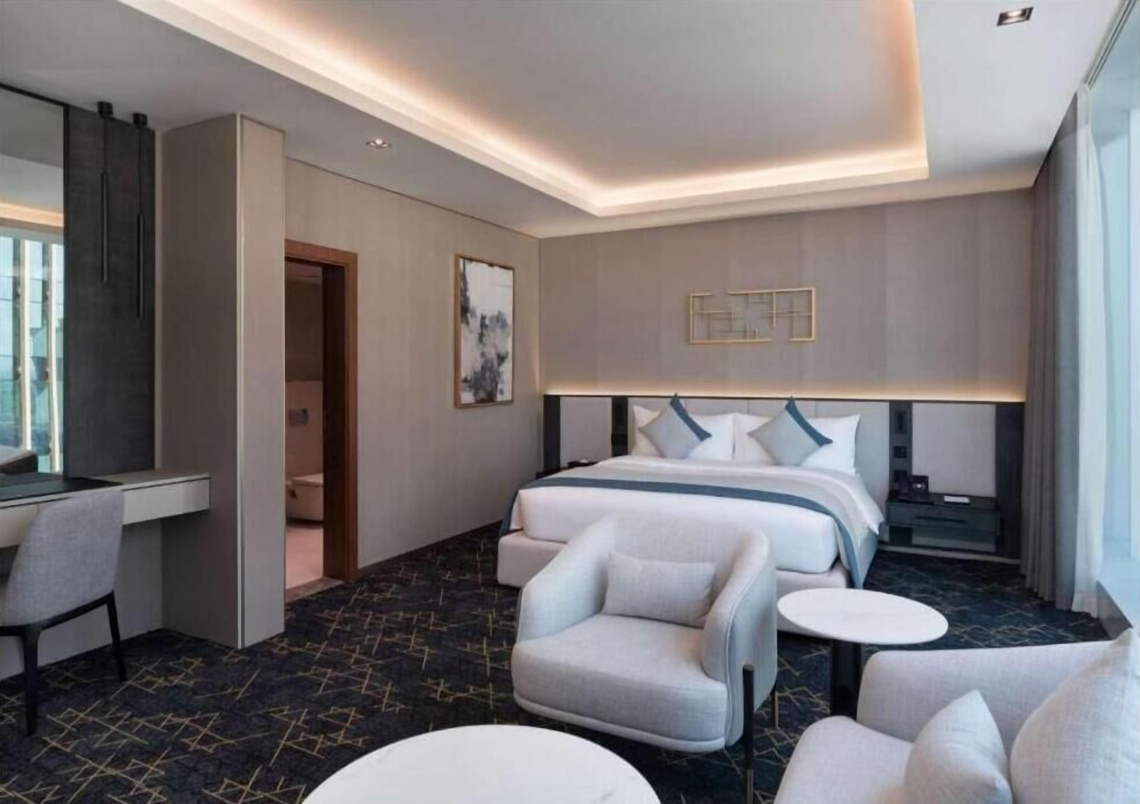 In-room safe, desk, laptop workspace, iron/ironing board