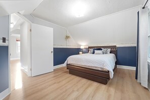 Room - 3-bedroom estate in beautiful Elmira with air conditioning (Elmira)