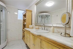 Bathroom - Vrbo Property (Ciudad de México)