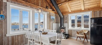 Åsebua - Renovated rorbu with seaview