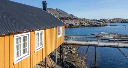 Åsebua - Renovated rorbu with seaview