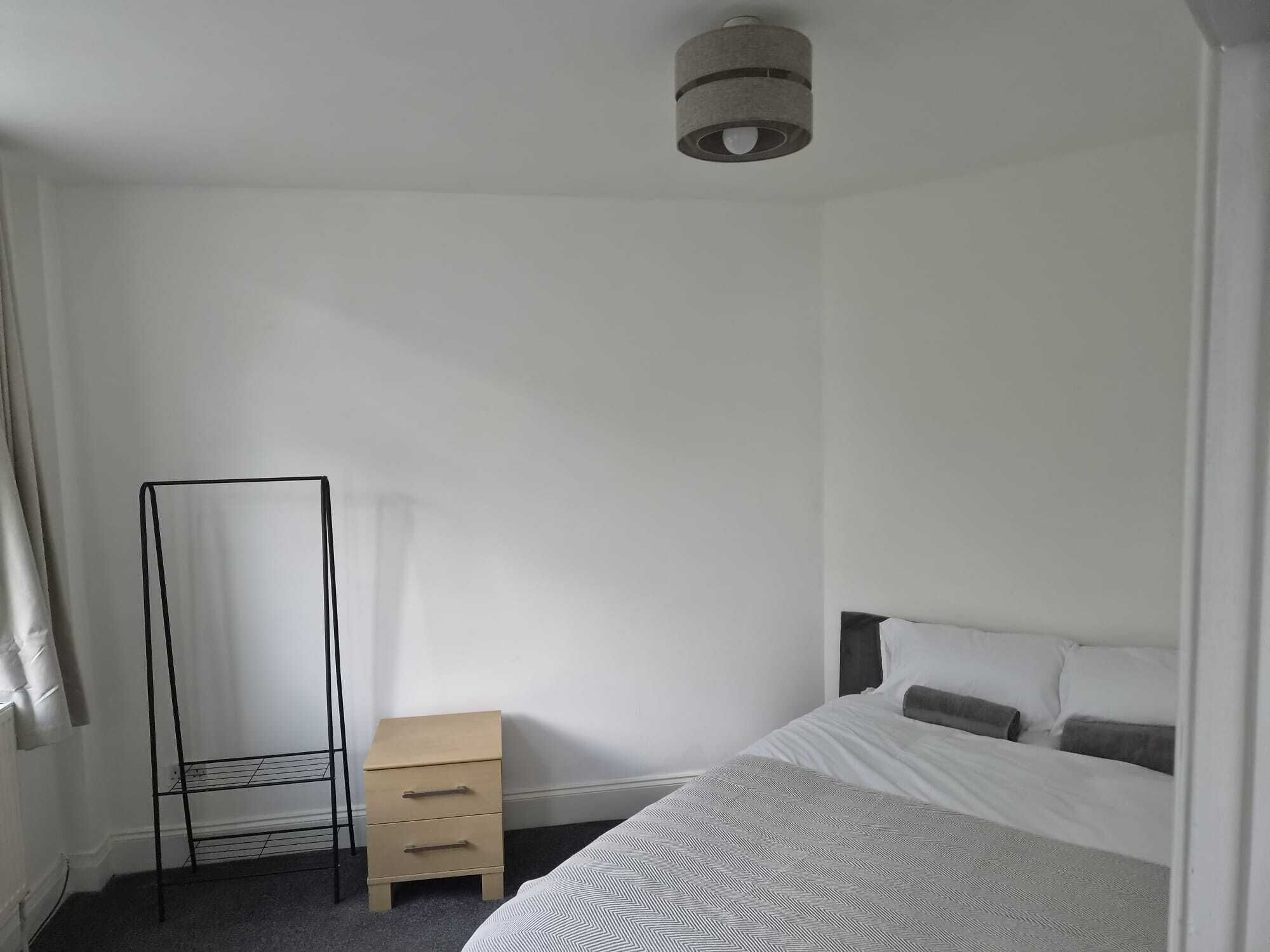 2 bedrooms, iron/ironing board, bed sheets