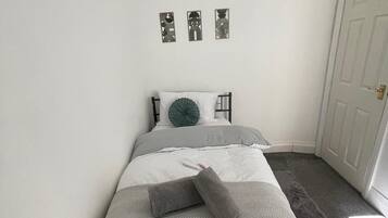 2 Schlafzimmer, Bügeleisen/Bügelbrett, Reisekinderbett, kostenloses WLAN