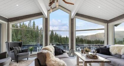 Spacious modern cabin in a quiet setting on Voss