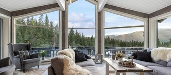 Spacious modern cabin in a quiet setting on Voss