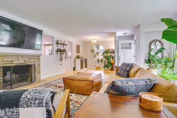 The Animal House: Curl Up And Stay Awhile - Eden Prairie, MN