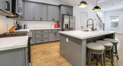 Game Room & Private Yard! Family Escape in Houston