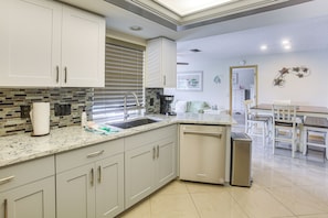 House (3 Bedrooms) | Interior - Sun, Swim & Splash! Canalfront Cape Coral Oasis (Cape Coral)
