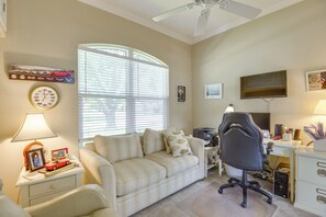 House (3 Bedrooms) | Interior - Private Yard & Pool! Modern Getaway in Bradenton (Bradenton)