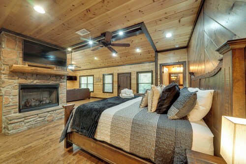 4 Mi to Broken Bow Lake! Cozy Retreat w/ Hot Tub